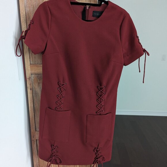 Dress - Picture 1 of 4